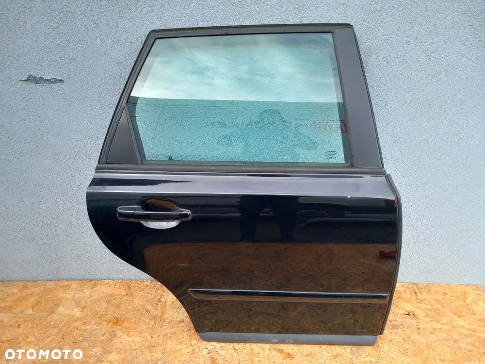 drzwi tylne prawe tył kompletne volvo v50 kombi lift 2010r czarne - 1
