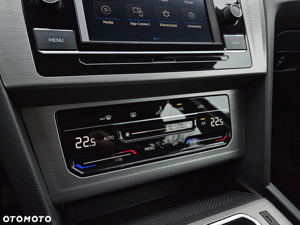 Volkswagen Passat - 16