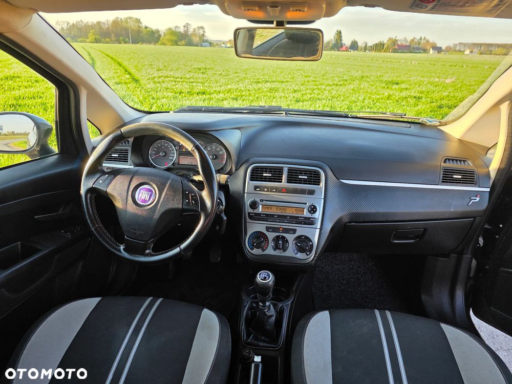 Fiat Grande Punto - 25