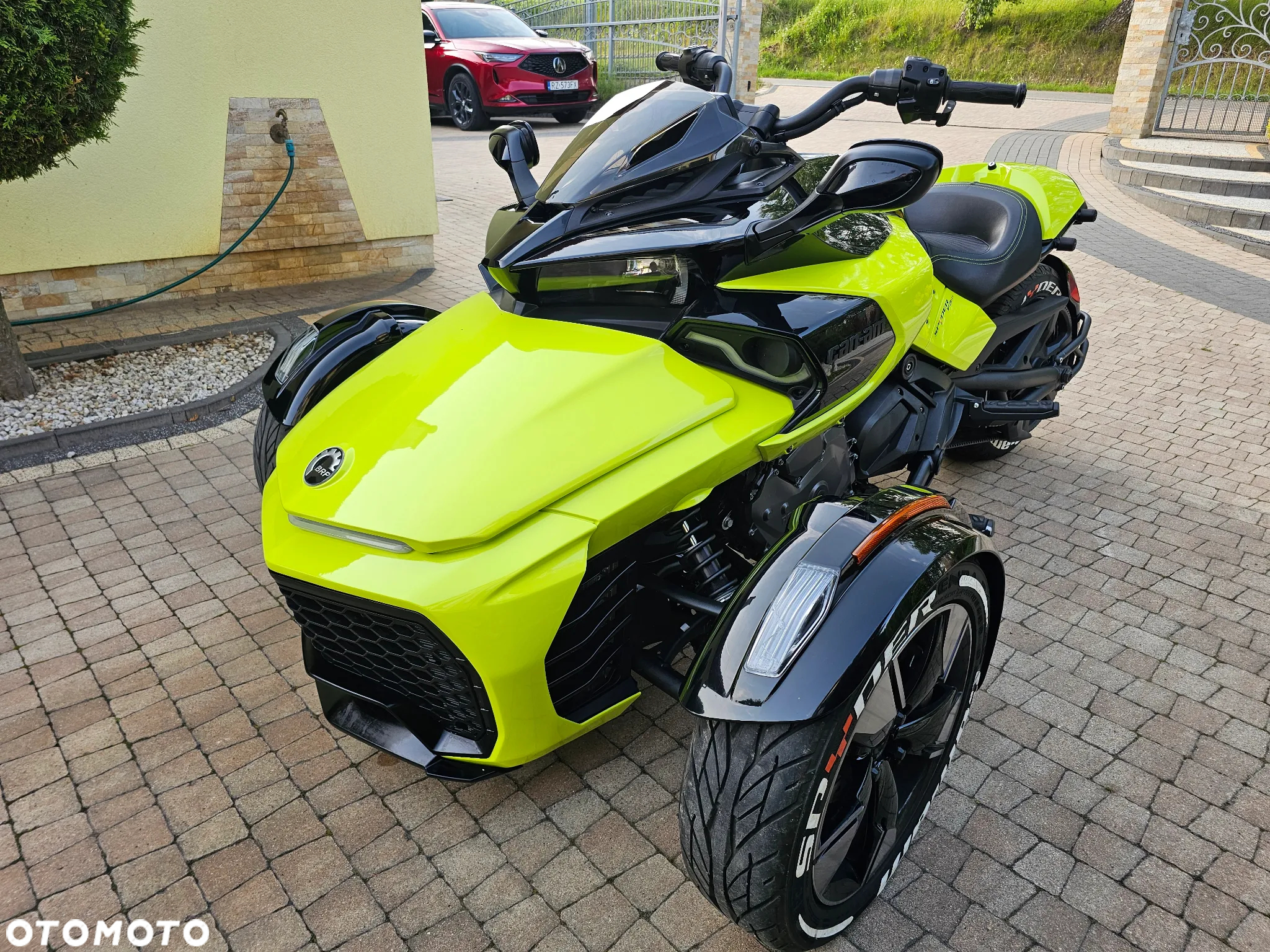 Can-Am Spyder - 6