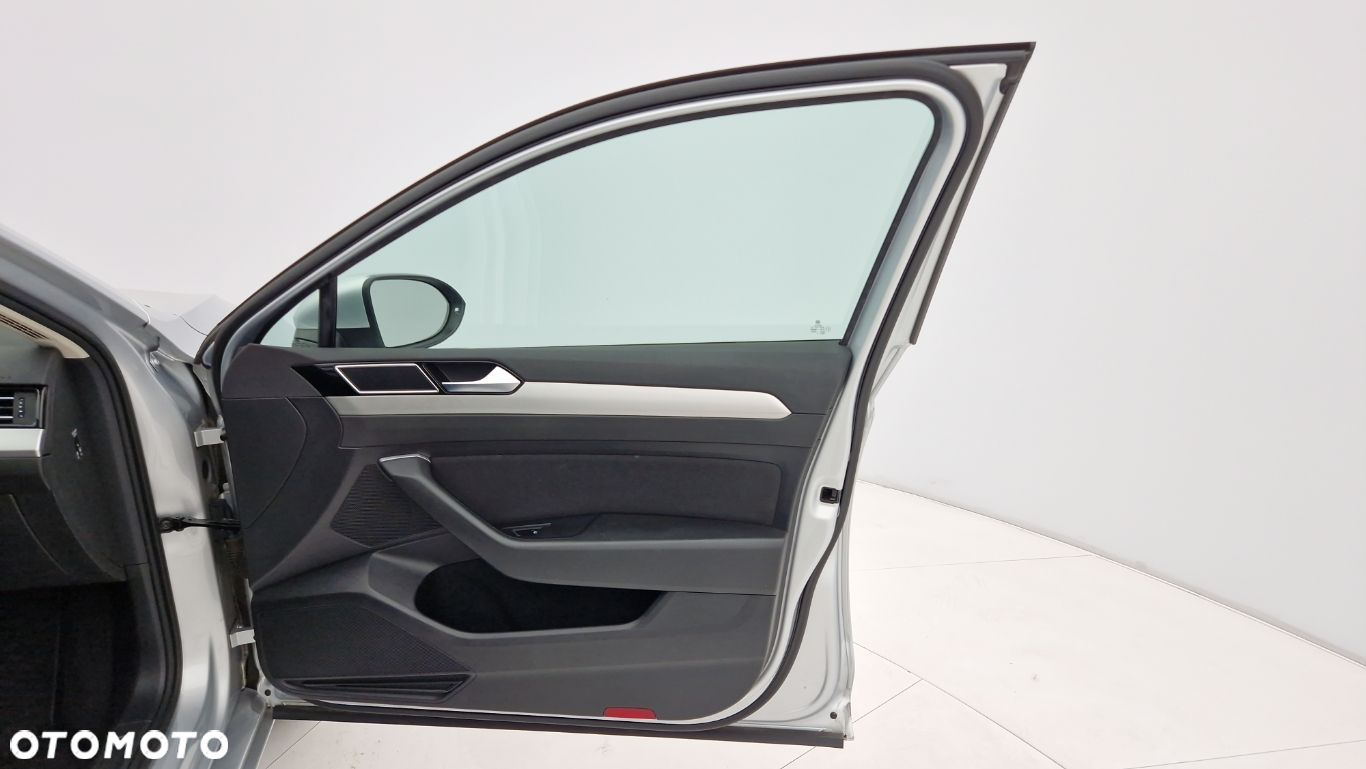 Volkswagen Passat 2.0 TDI BMT Comfortline - 19