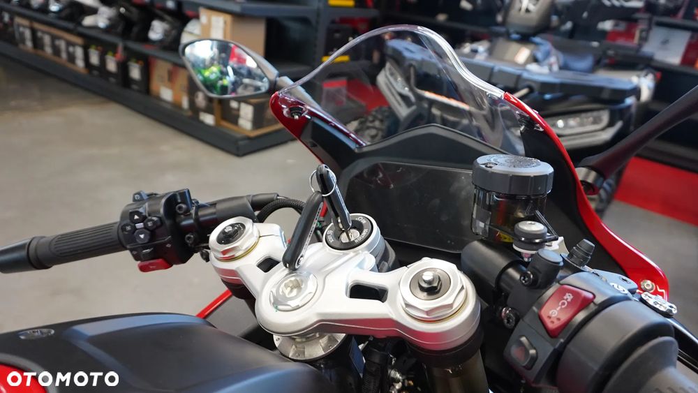 QJMOTOR SRK 800RR - 20