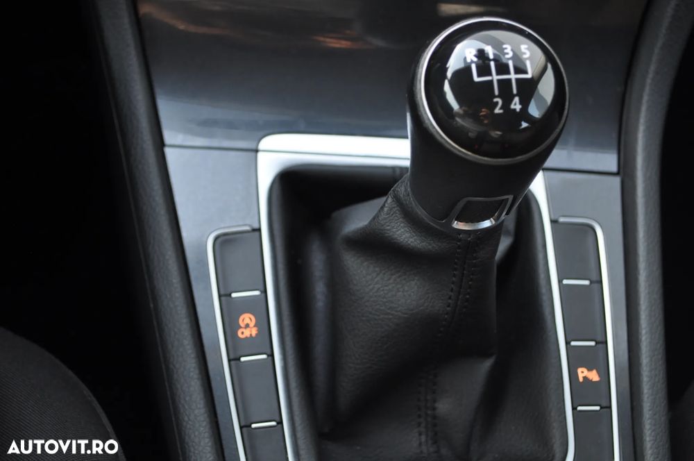 Volkswagen Golf 1.6 TDI SCR Trendline - 36