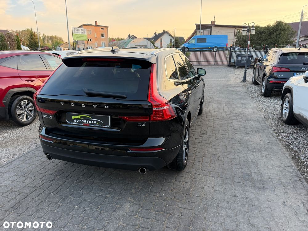 Volvo XC 60 D4 Momentum Pro - 33