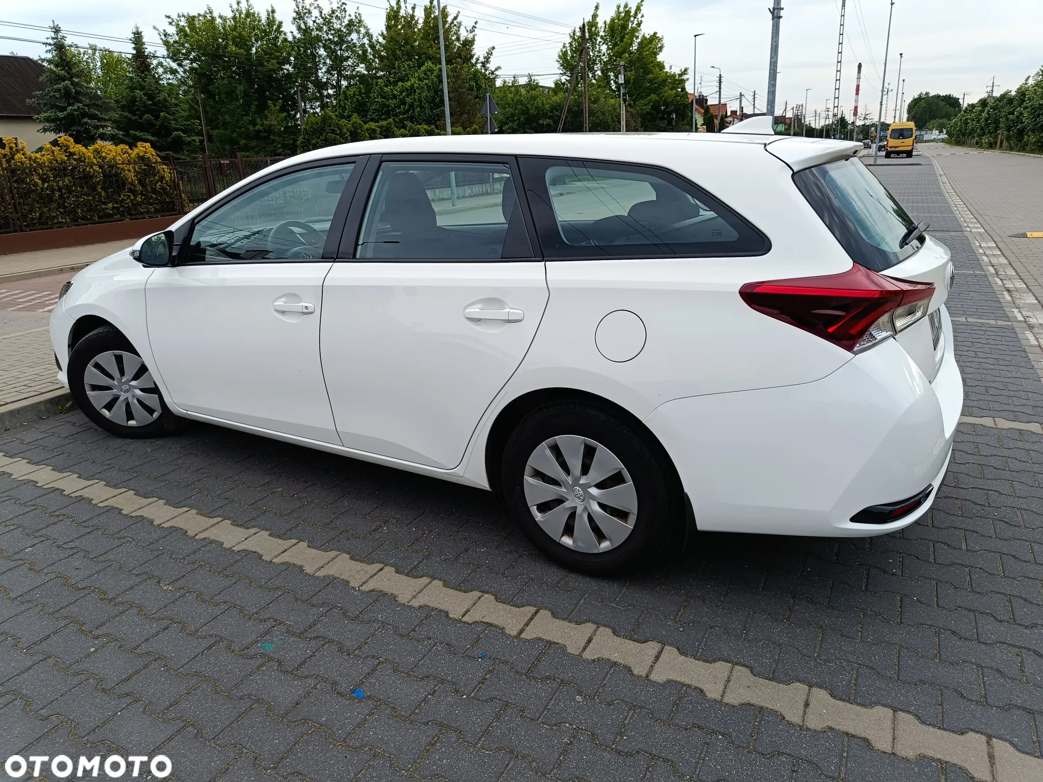 Toyota Auris 1.4 D-4D Active - 8