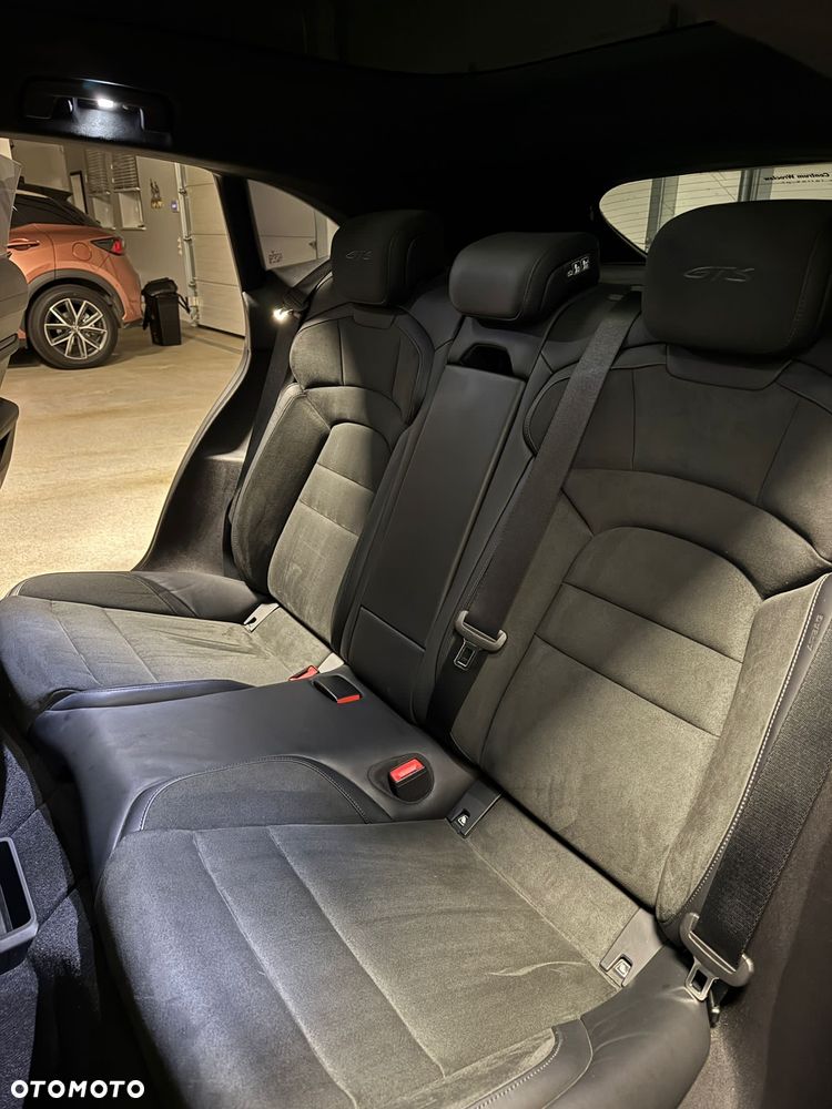 Porsche Taycan GTS - 14