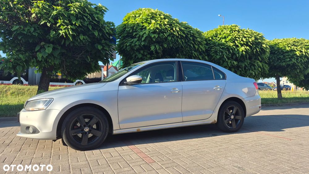 Volkswagen Jetta 1.6 TDI DPF Trendline - 6
