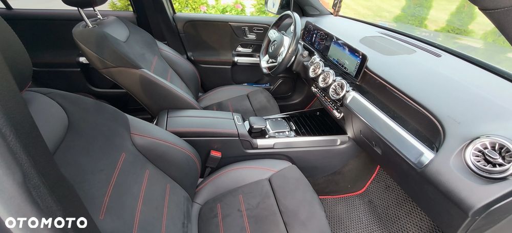 Mercedes-Benz GLB 200 d 4-Matic AMG Line 8G-DCT - 29