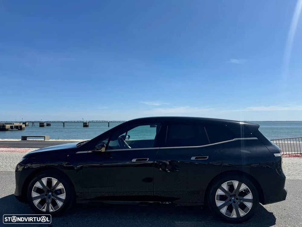 BMW iX xDrive 40 Pack Desportivo - 4