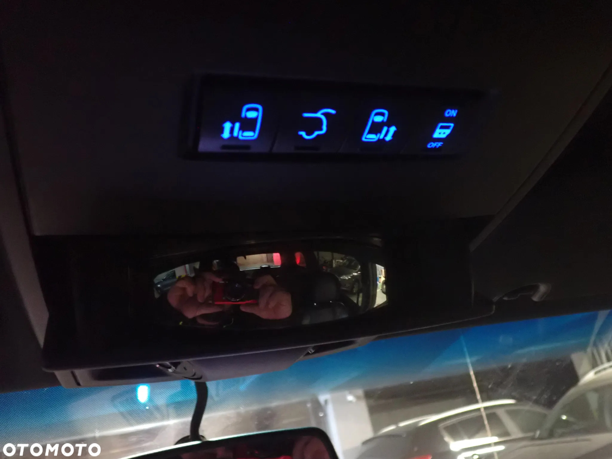 Dodge Grand Caravan - 30