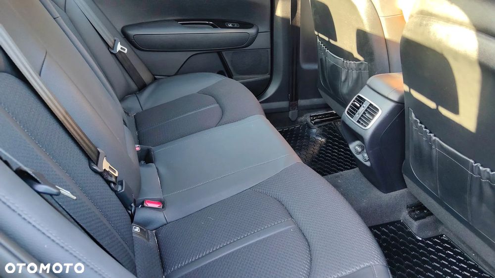Kia Optima 2.0 M - 9