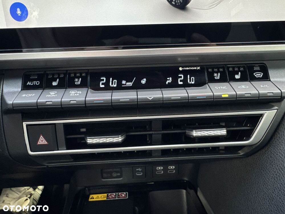 Toyota Camry - 16