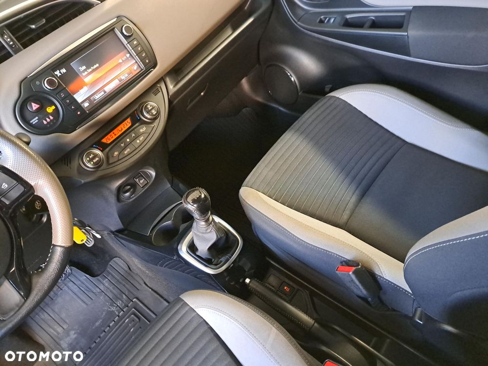 Toyota Yaris 1.33 Selection Platinum - 29