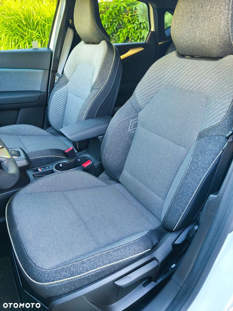 Renault Captur TCe Mild Hybrid 140 EDC GPF TECHNO - 12