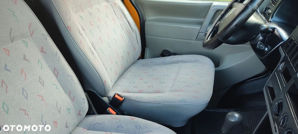 Volkswagen Transporter - 8