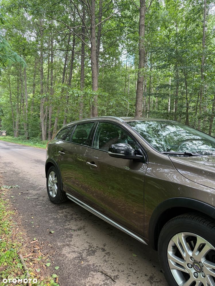 Volvo V60 Cross Country - 3