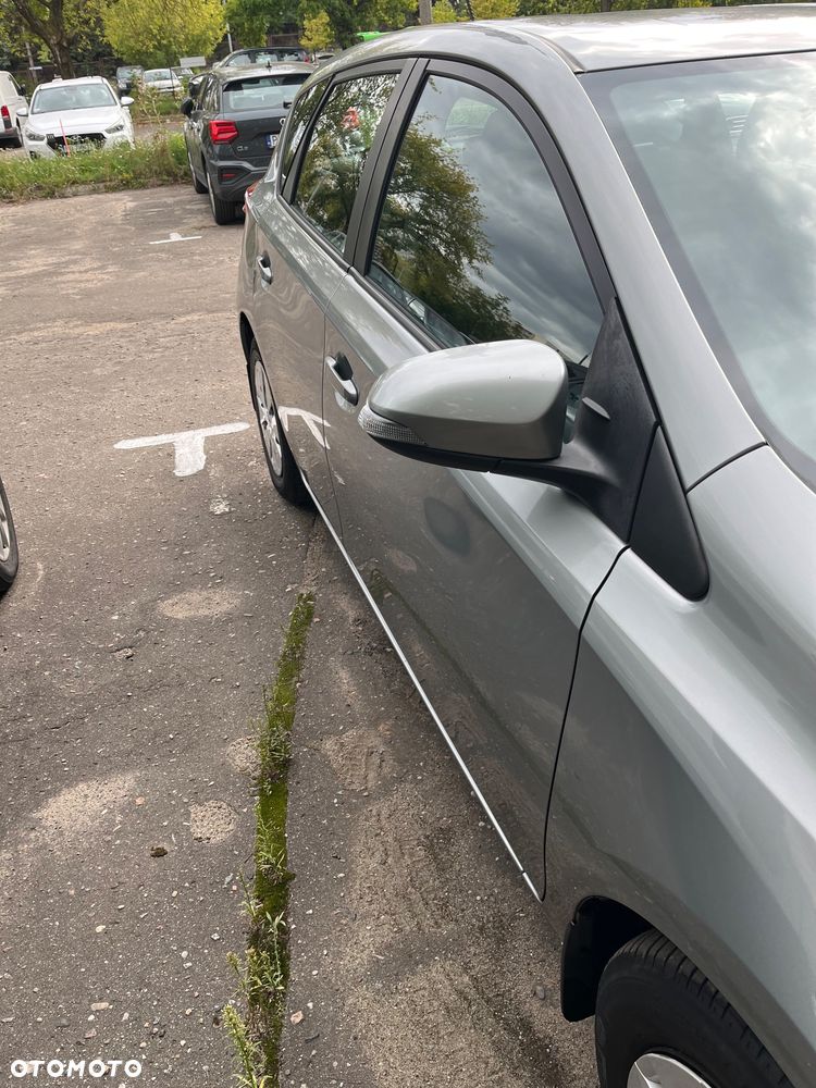 Toyota Auris - 12