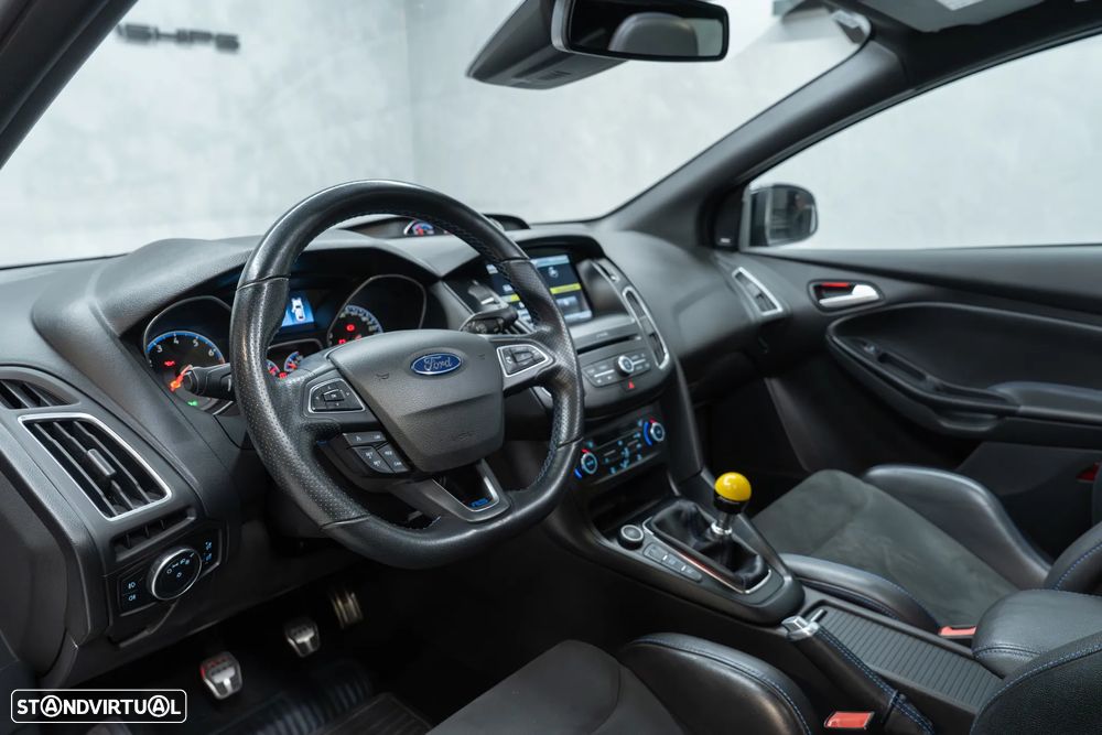 Ford Focus 2.3 EcoBoost RS - 18