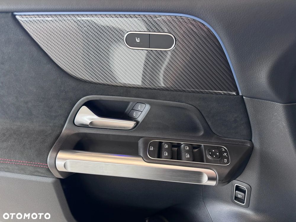 Mercedes-Benz GLB 200 AMG Line 7G-DCT - 10