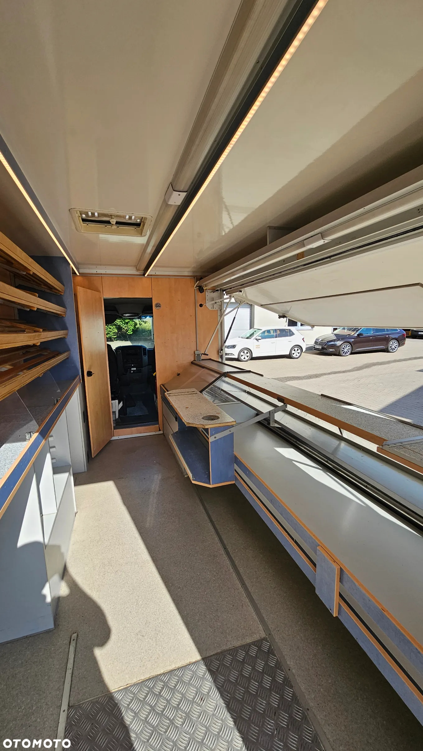 Mercedes-Benz Sprinter - 13