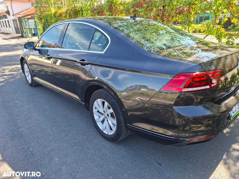 Volkswagen Passat 1.6 TDI SCR DSG Trendline - 3