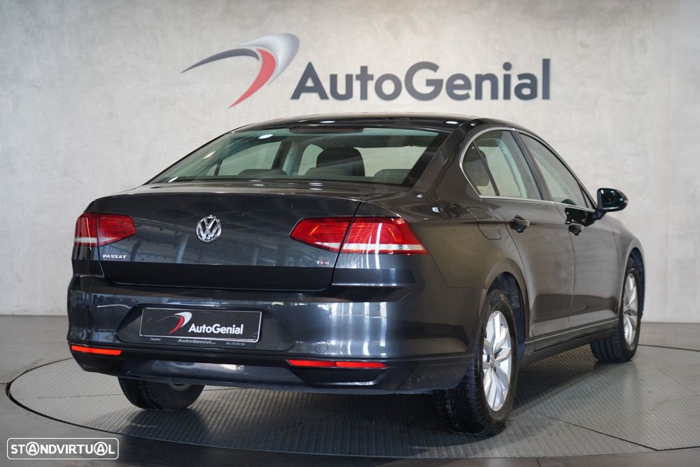 VW Passat 1.6 TDI Confortline - 2