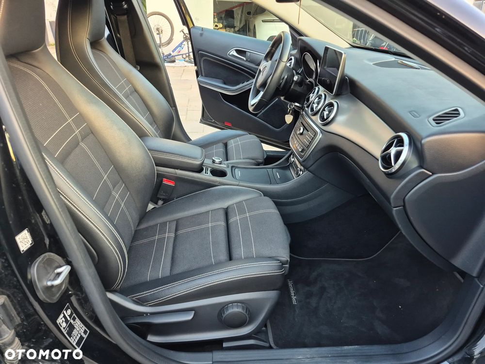 Mercedes-Benz GLA 200 d 7G-DCT AMG Line - 19