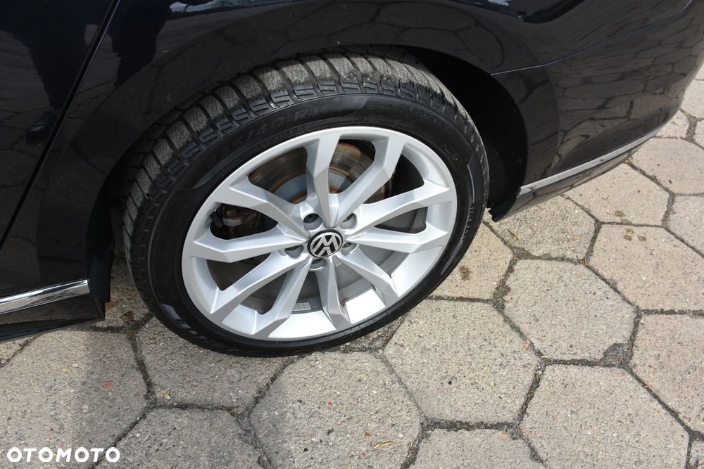 Volkswagen Passat Variant 2.0 TDI SCR DSG 4Motion Business - 33