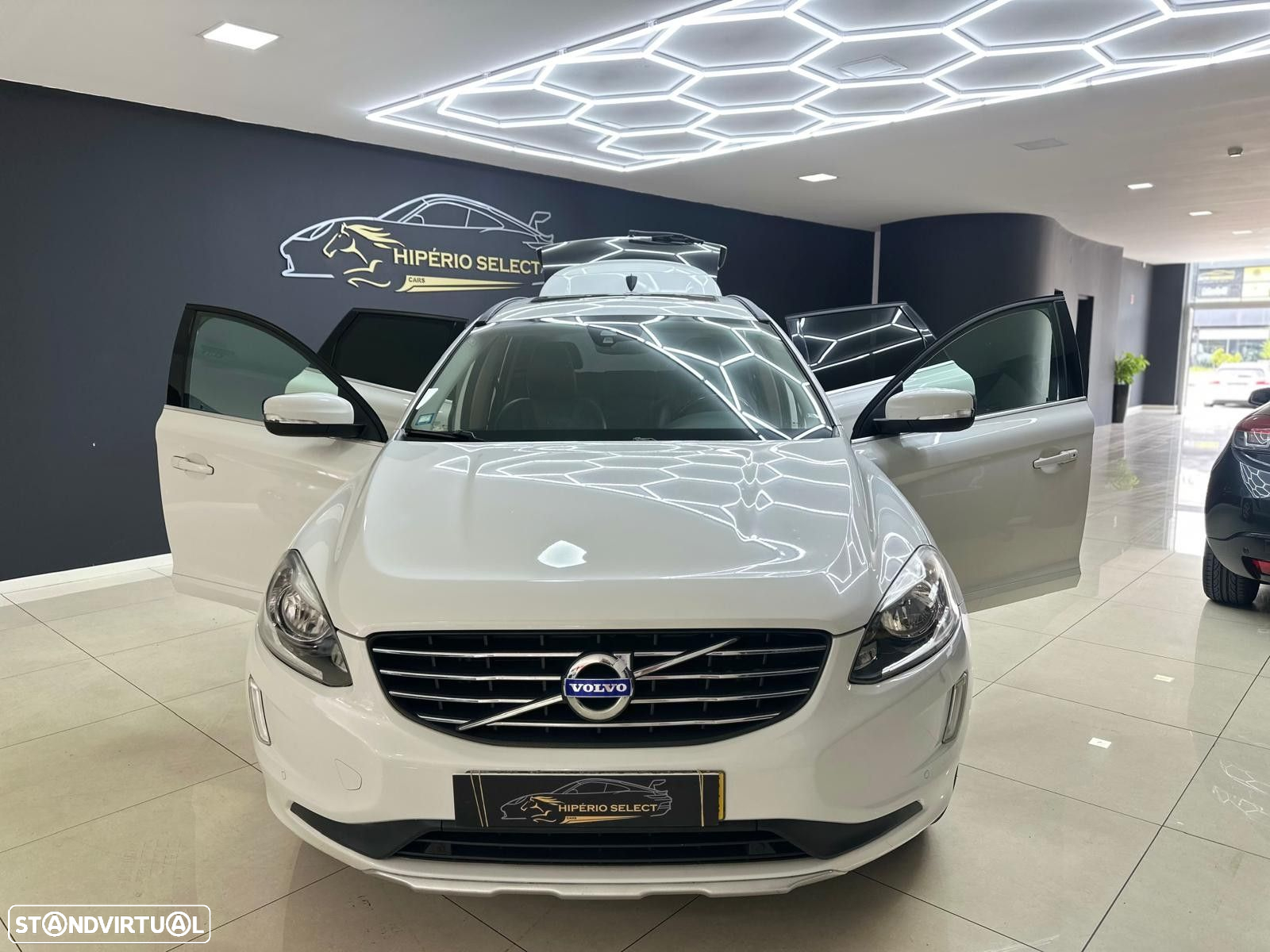Volvo XC 60 2.0 D4 R-Design Momentum - 5