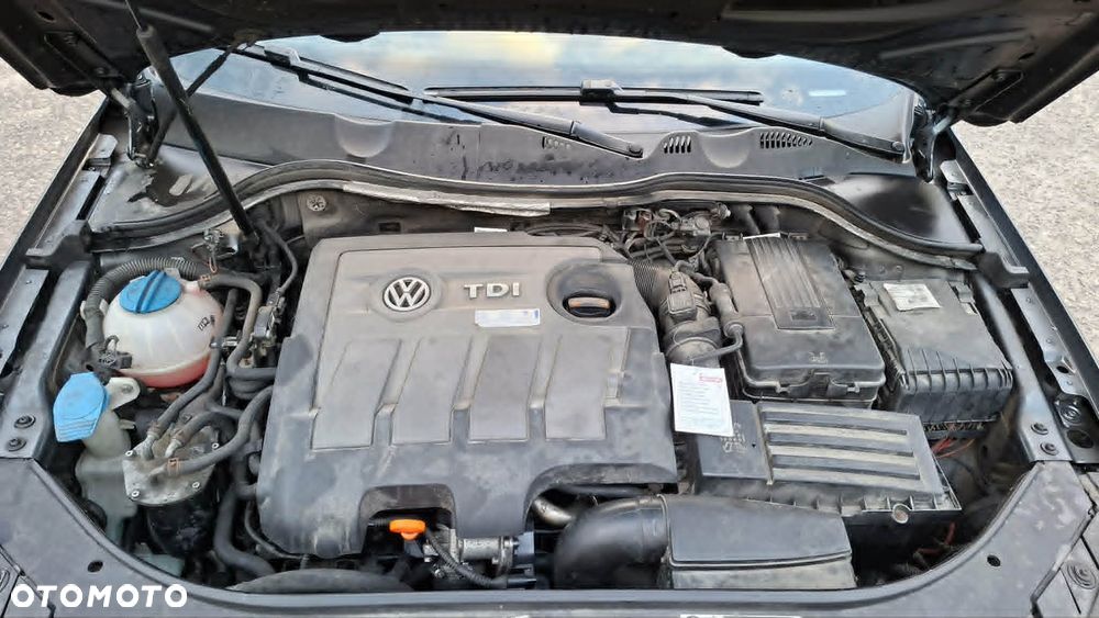 Volkswagen Passat 1.6 TDI Trendline - 16