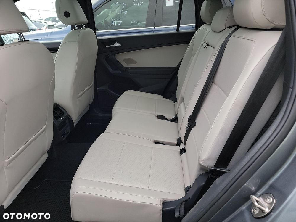 Volkswagen Tiguan - 11