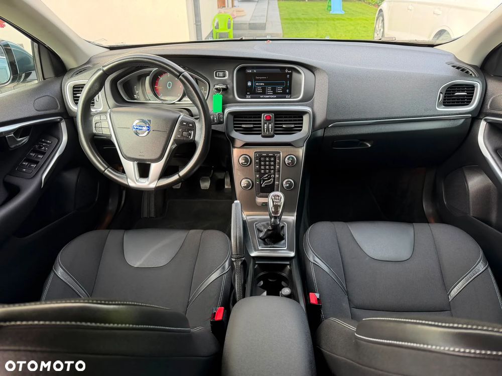 Volvo V40 D2 Summum - 25
