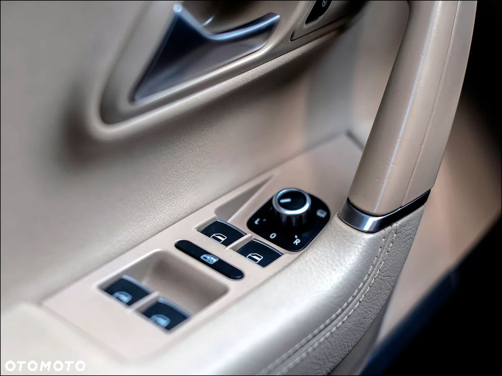 Volkswagen Passat CC - 33