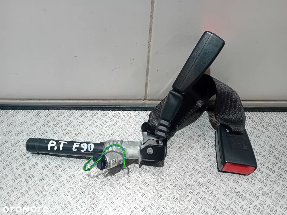 napinacz pasa prawy tył BMW E90 7211596