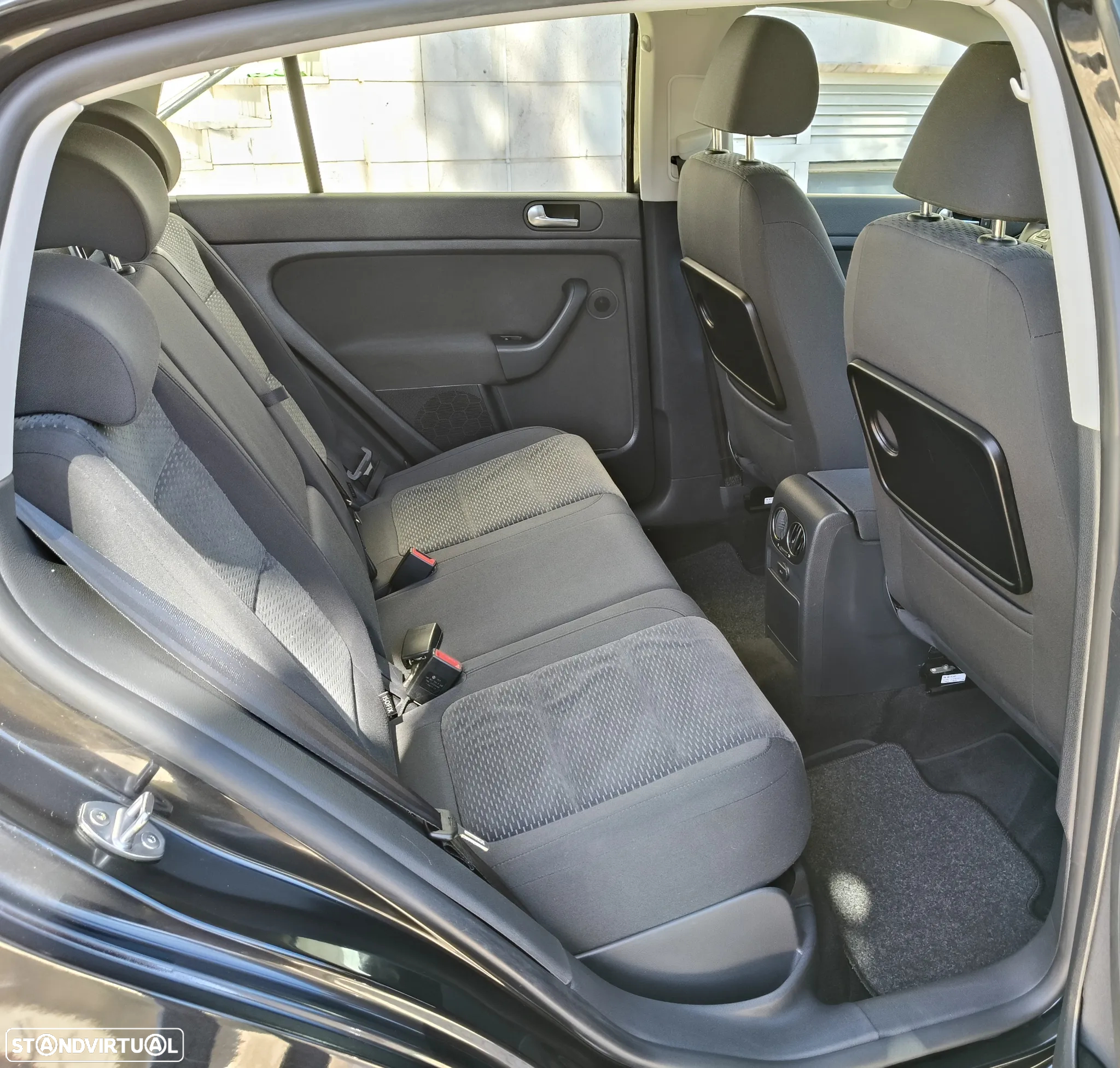 VW Golf Plus 1.6 TDi Style - 21
