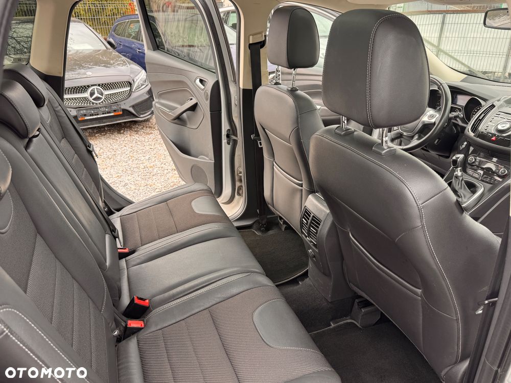 Ford Kuga 2.0 TDCi 2x4 Titanium - 23