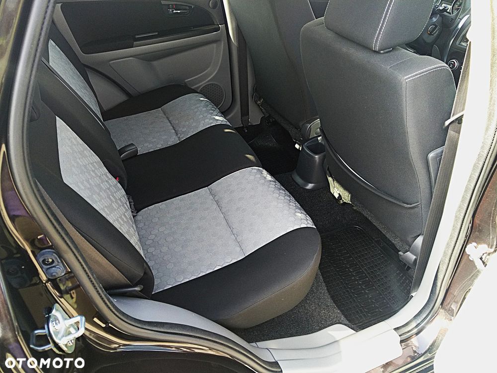 Suzuki SX4 1.6 Comfort Plus - 18