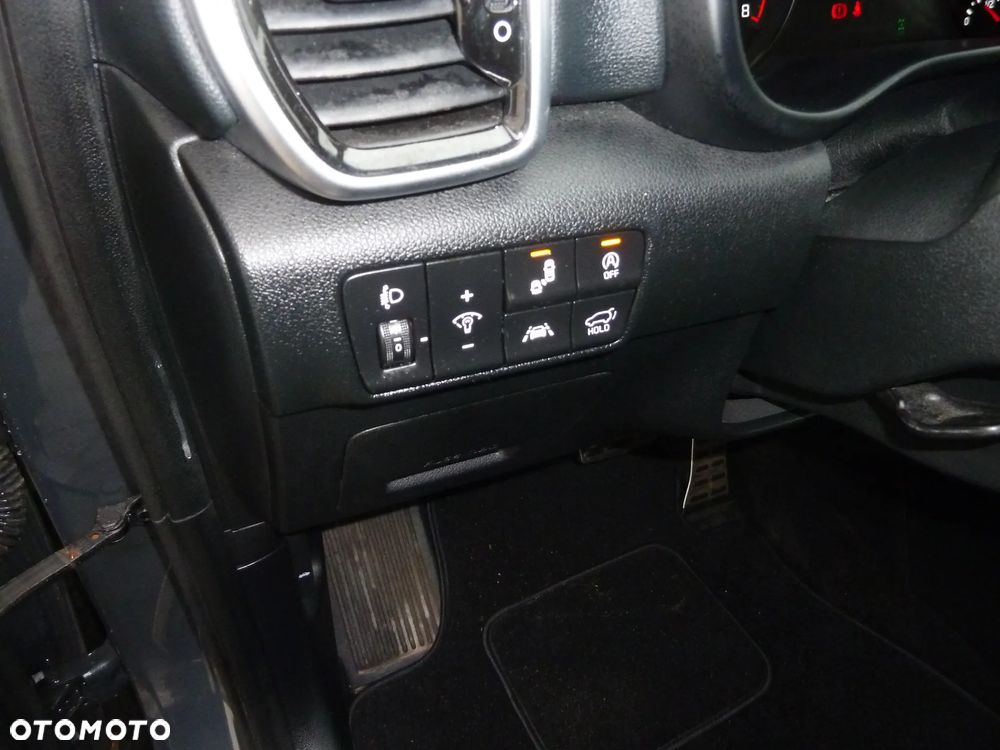 Kia Sportage 1.6 T-GDI AWD DCT GT LINE - 16