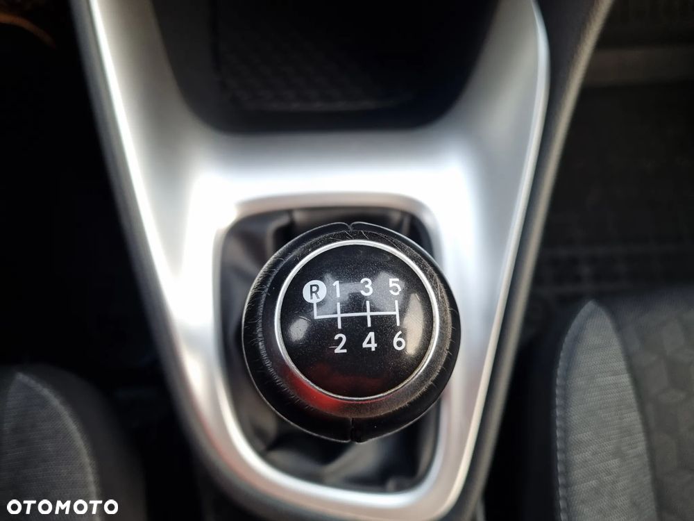 Toyota Yaris 1.5 Comfort - 22