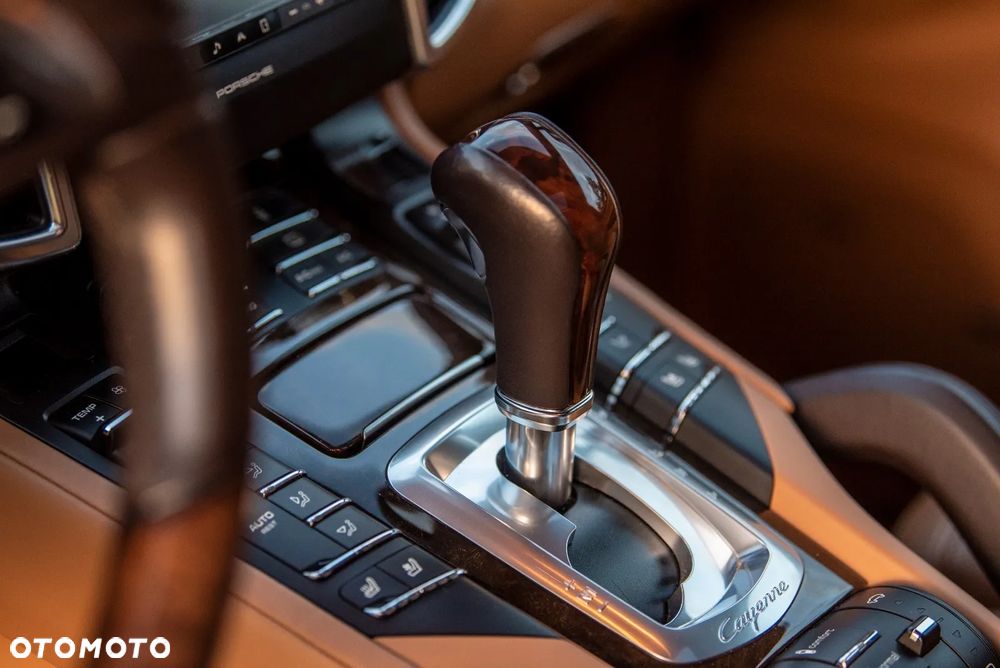 Porsche Cayenne Turbo - 19