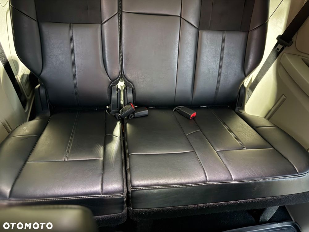 Chrysler Town & Country 3.6 Limited - 17