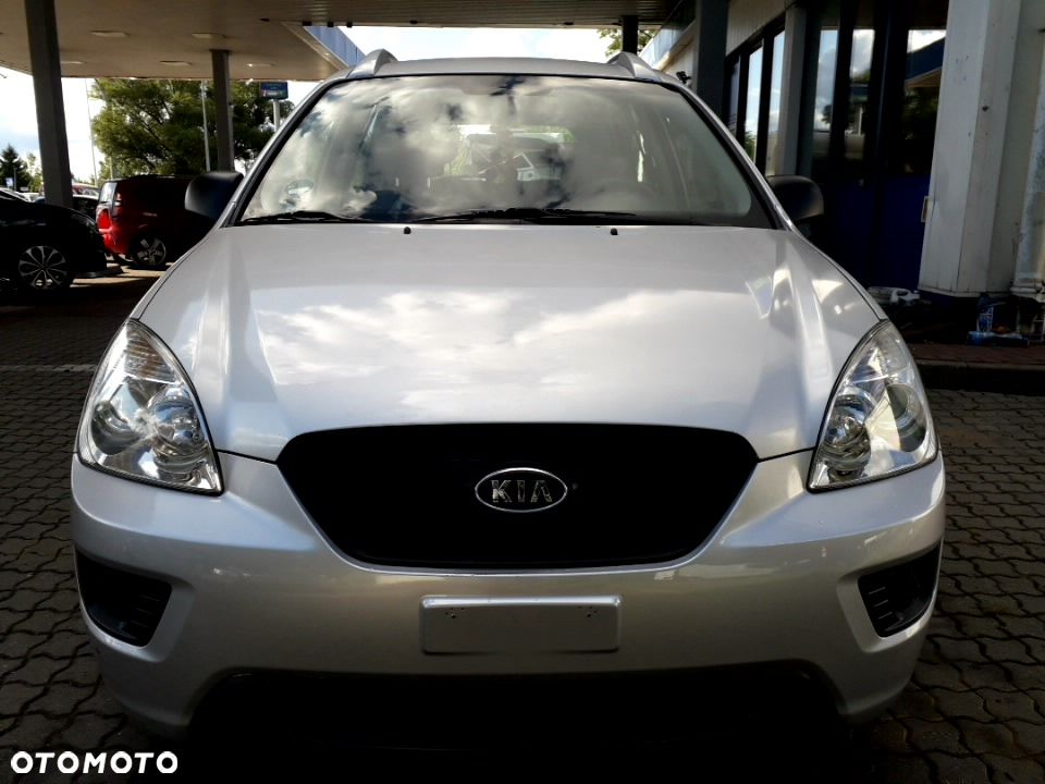 Kia Carens - 24