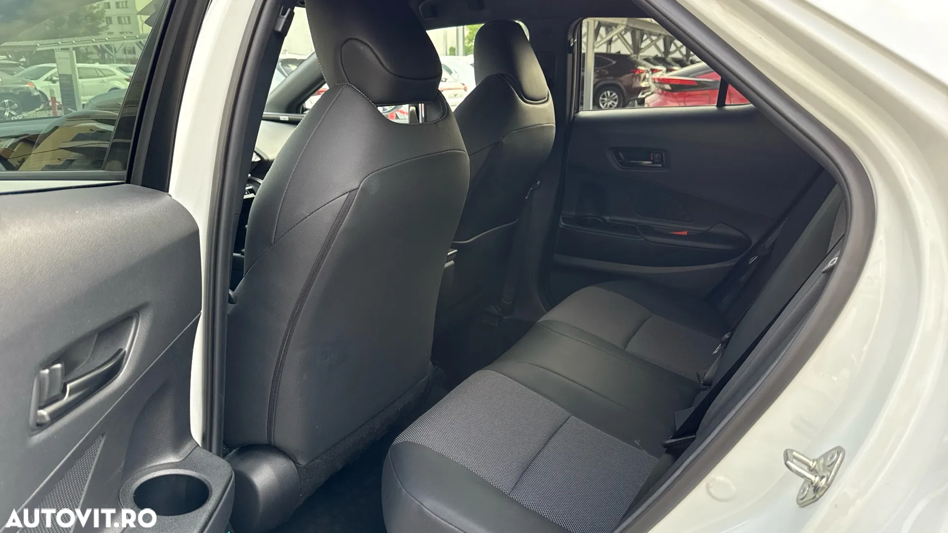 Toyota C-HR 2.0 HEV 197 CP 4x2 CVT Exclusive - 17