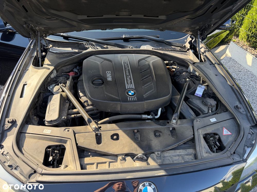BMW Seria 5 525d xDrive - 23