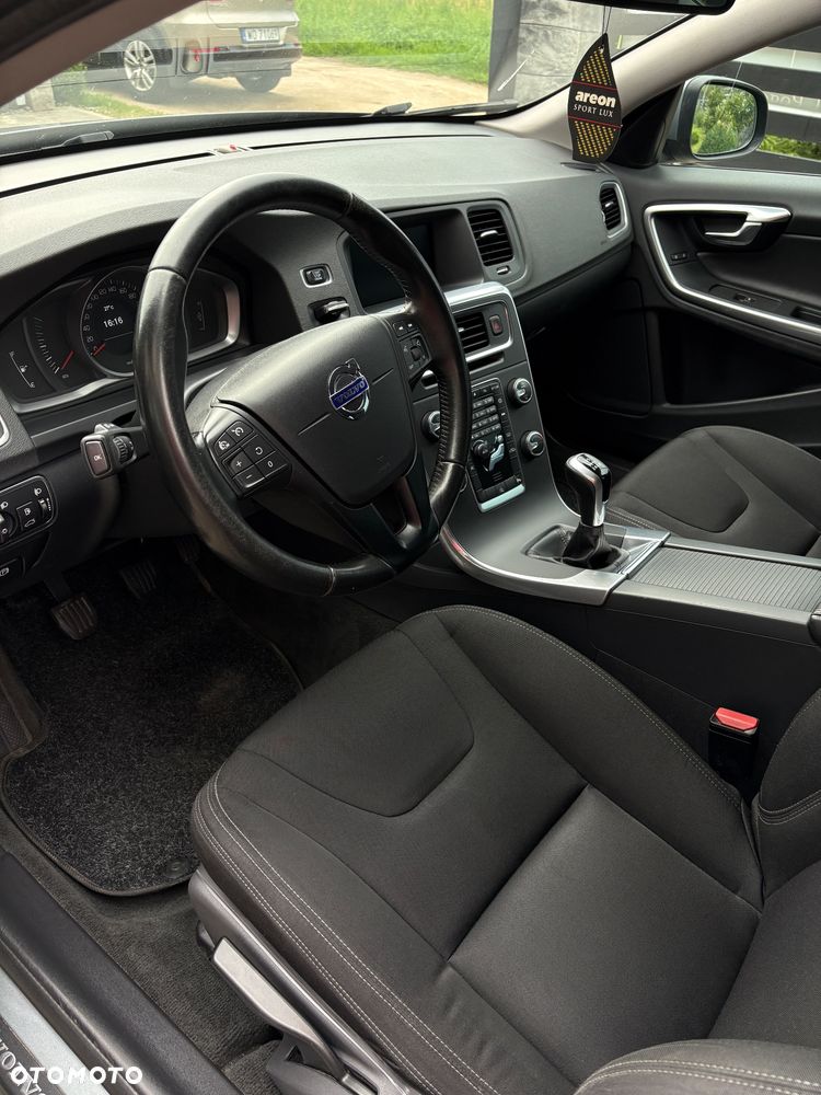 Volvo V60 D2 Drive-E Momentum - 14
