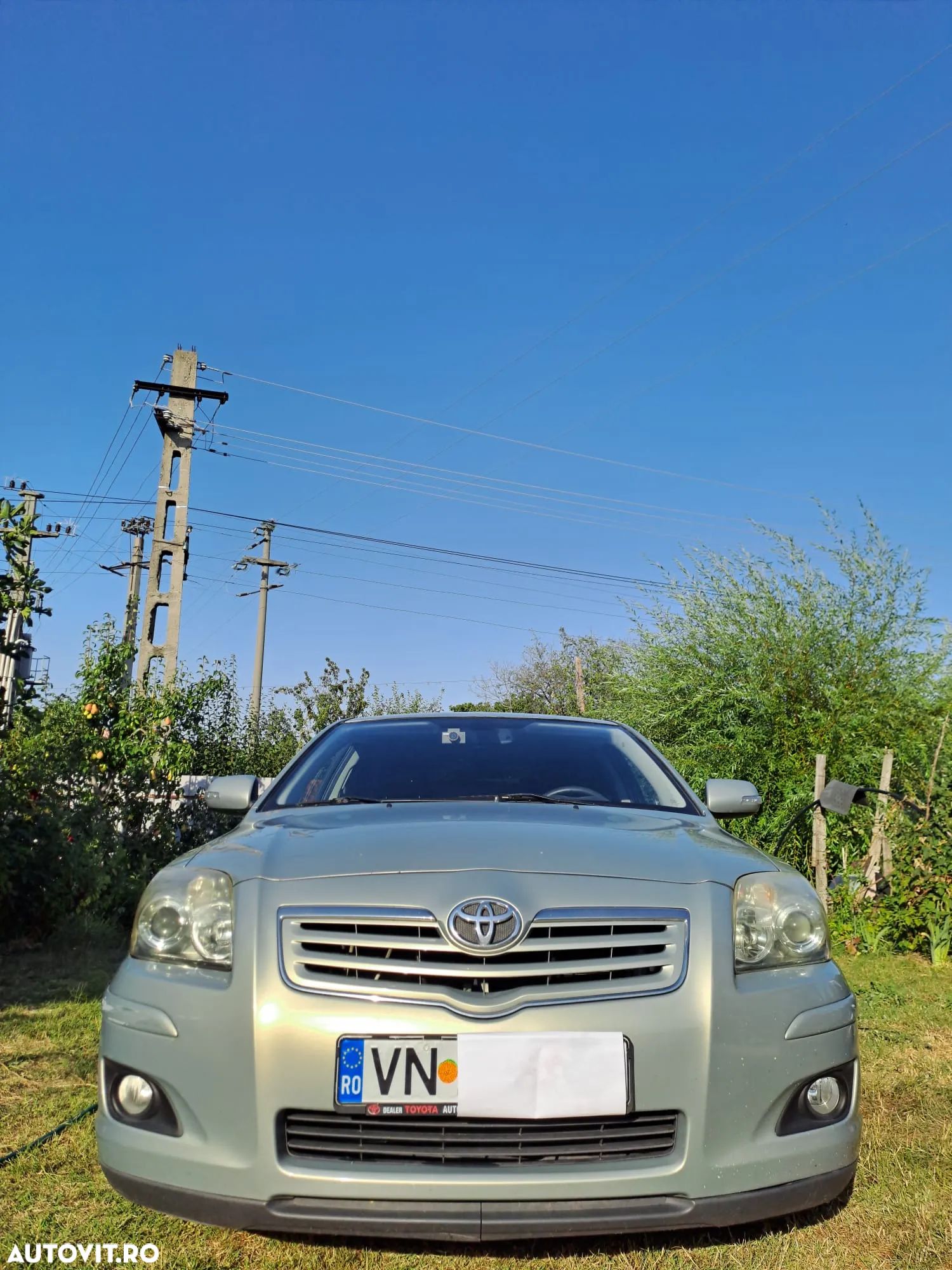 Toyota Avensis 1.6 Comfort - 1