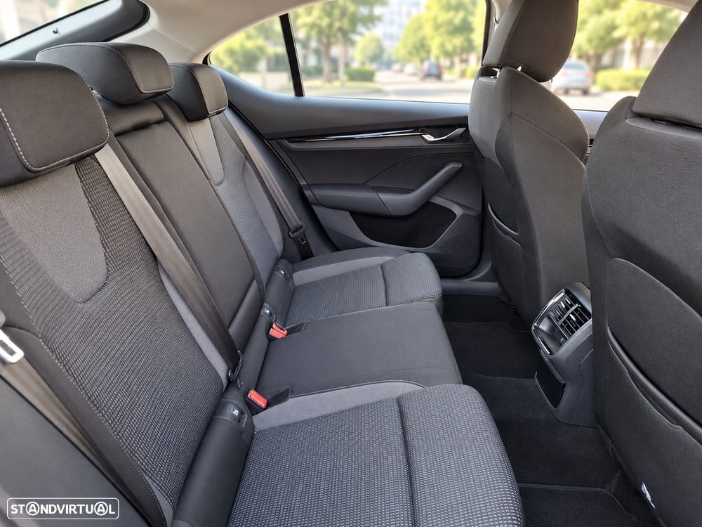 Skoda Octavia 1.4 TSI iV Style DSG - 7