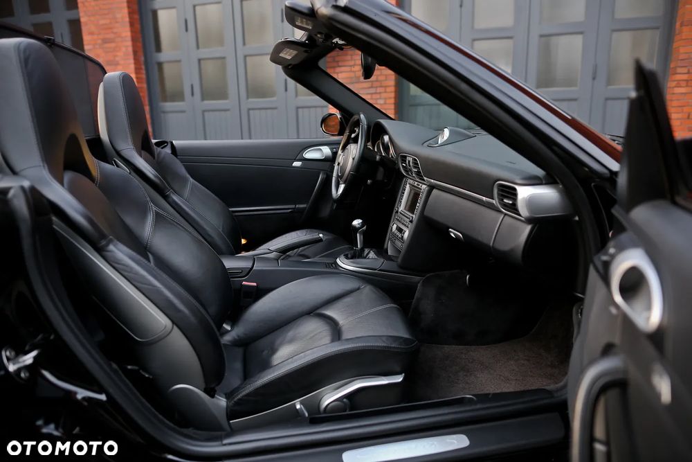 Porsche 911 Carrera S - 28