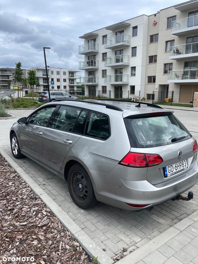 Volkswagen Golf 1.6 TDI Comfortline - 6