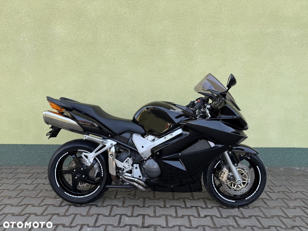 Honda VFR - 8